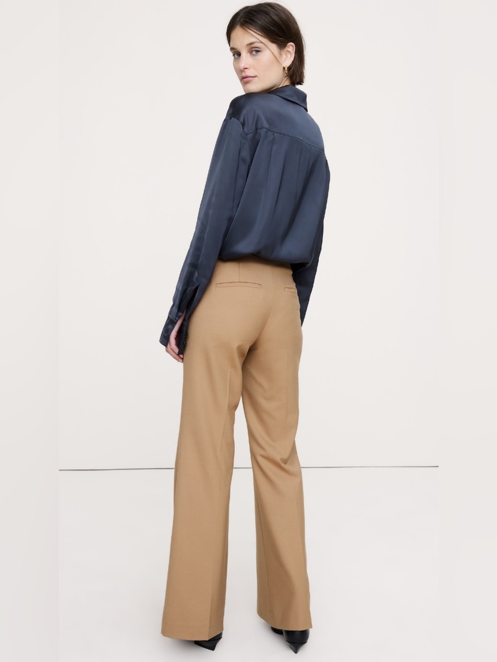 BANANA REPUBLIC MID-RISE FLARE STRETCH WOOL-BLEND PANT